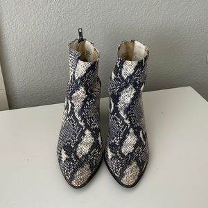 Steve Madden snakeskin boots size 8.5
